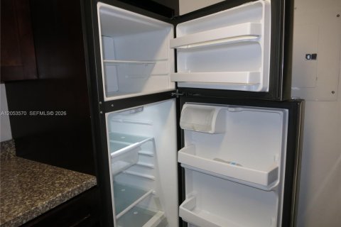 Снять в аренду кондоминиум в Майами, Флорида 2 спальни, 97.83м2, № 2172331 - фото 7