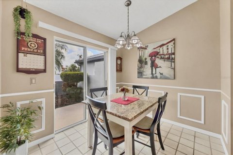 House in Sarasota, Florida 2 bedrooms, 121.05 sq.m. № 1856618 - photo 11