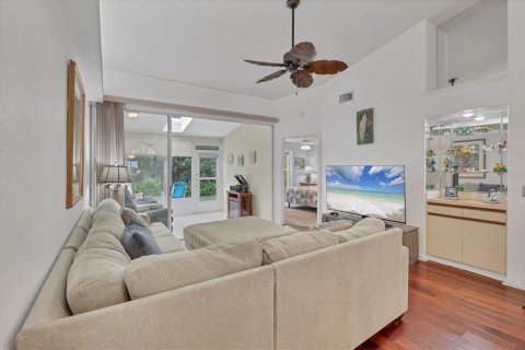 House in Sarasota, Florida 2 bedrooms, 121.05 sq.m. № 1856618 - photo 14