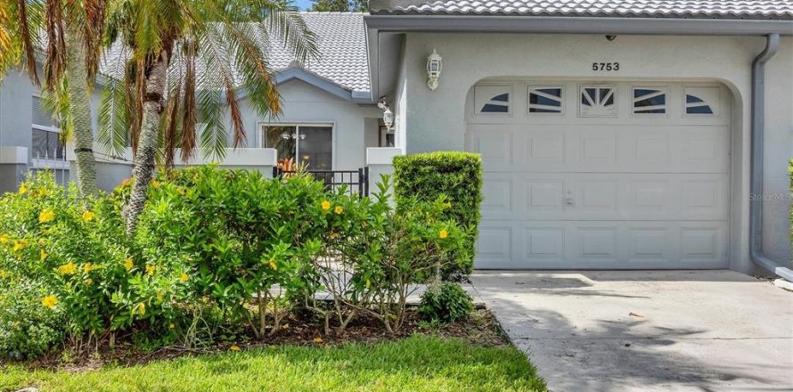 House in Sarasota, Florida 2 bedrooms, 121.05 sq.m. № 1856618