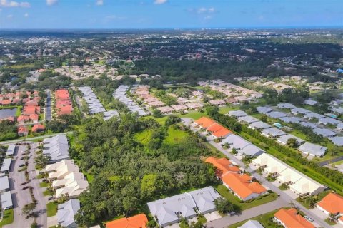 House in Sarasota, Florida 2 bedrooms, 121.05 sq.m. № 1856618 - photo 5