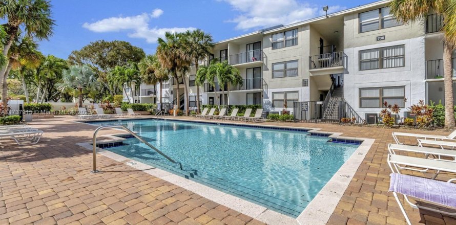 Condominio en West Palm Beach, Florida, 1 dormitorio  № 1940595