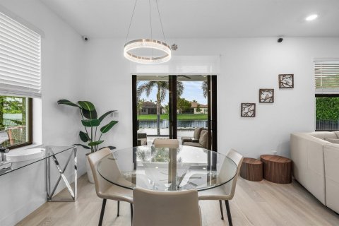 House in Royal Palm Beach, Florida 5 bedrooms, 272.39 sq.m. № 2399976 - photo 21