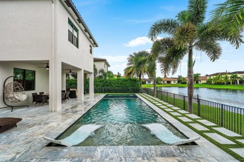 House in Royal Palm Beach, Florida 5 bedrooms, 272.39 sq.m. № 2399976 - photo 30
