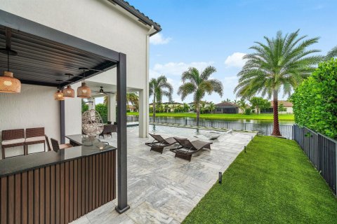 House in Royal Palm Beach, Florida 5 bedrooms, 272.39 sq.m. № 2399976 - photo 29