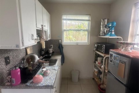 Casa en venta en Miami, Florida, 4 dormitorios, 184.41 m2 № 2056902 - foto 17