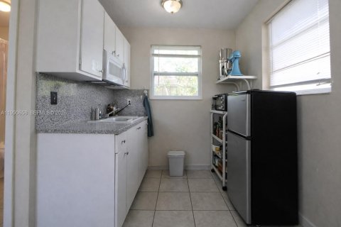 Villa ou maison à vendre à Miami, Floride: 4 chambres, 184.41 m2 № 2056902 - photo 27