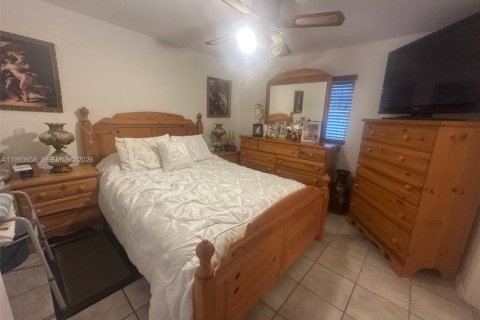 Casa en venta en Miami, Florida, 4 dormitorios, 184.41 m2 № 2056902 - foto 12