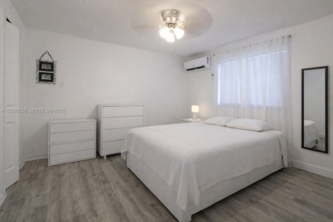 Villa ou maison à vendre à Miami, Floride: 4 chambres, 184.41 m2 № 2056902 - photo 23