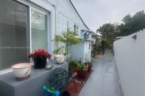 Casa en venta en Miami, Florida, 4 dormitorios, 184.41 m2 № 2056902 - foto 18