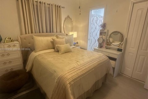 Casa en venta en Miami, Florida, 4 dormitorios, 184.41 m2 № 2056902 - foto 5