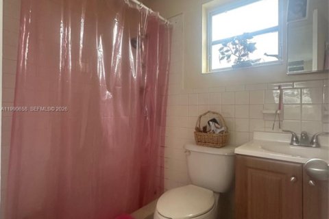 Casa en venta en Miami, Florida, 4 dormitorios, 184.41 m2 № 2056902 - foto 16