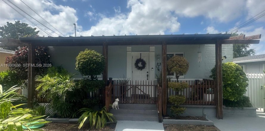 Casa en Miami, Florida 4 dormitorios, 184.41 m2 № 2056902