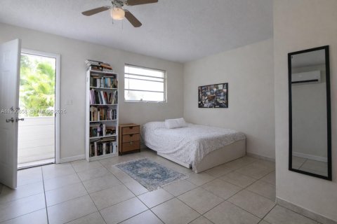 Villa ou maison à vendre à Miami, Floride: 4 chambres, 184.41 m2 № 2056902 - photo 26