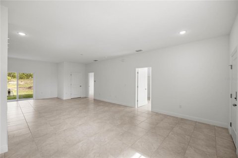 House in Dunnellon, Florida 4 bedrooms, 169.73 sq.m. № 1915257 - photo 9