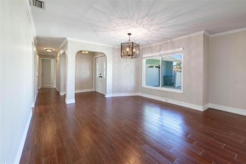 House in Cape Coral, Florida 3 bedrooms, 187.85 sq.m. № 1547745 - photo 7