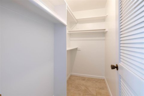 House in Cape Coral, Florida 3 bedrooms, 187.85 sq.m. № 1547745 - photo 22