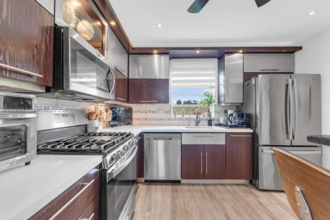 Villa ou maison à vendre à Miami, Floride: 2 chambres, 134.71 m2 № 1974736 - photo 18