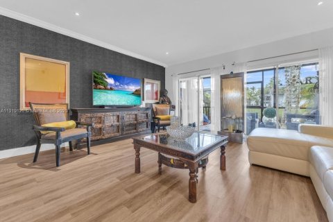 Villa ou maison à vendre à Miami, Floride: 2 chambres, 134.71 m2 № 1974736 - photo 25