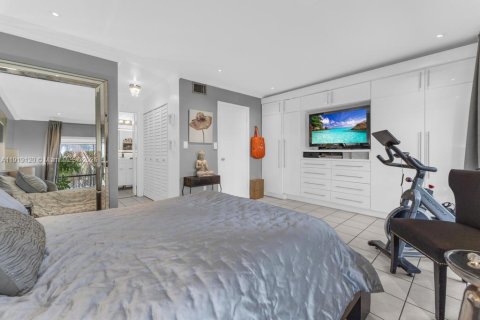 Villa ou maison à vendre à Miami, Floride: 2 chambres, 134.71 m2 № 1974736 - photo 11
