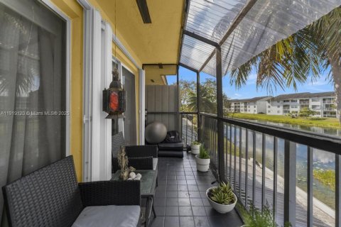 Villa ou maison à vendre à Miami, Floride: 2 chambres, 134.71 m2 № 1974736 - photo 13