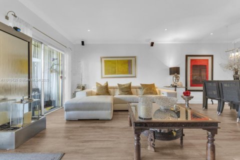 Villa ou maison à vendre à Miami, Floride: 2 chambres, 134.71 m2 № 1974736 - photo 30