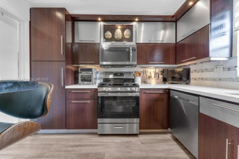 Villa ou maison à vendre à Miami, Floride: 2 chambres, 134.71 m2 № 1974736 - photo 21