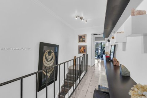 Villa ou maison à vendre à Miami, Floride: 2 chambres, 134.71 m2 № 1974736 - photo 8