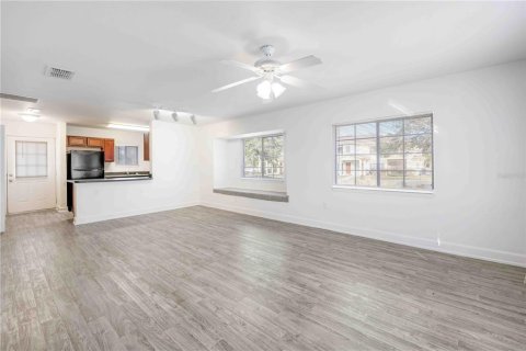 Casa en alquiler en Spring Hill, Florida, 3 dormitorios, 116.78 m2 № 1719951 - foto 19
