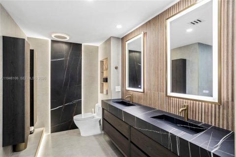 Condo in Aventura, Florida, 3 bedrooms  № 2006909 - photo 13