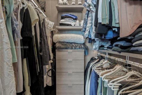 Condo in Aventura, Florida, 3 bedrooms  № 2006909 - photo 17