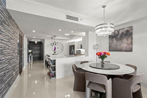 Condo in Aventura, Florida, 3 bedrooms  № 2006909 - photo 5