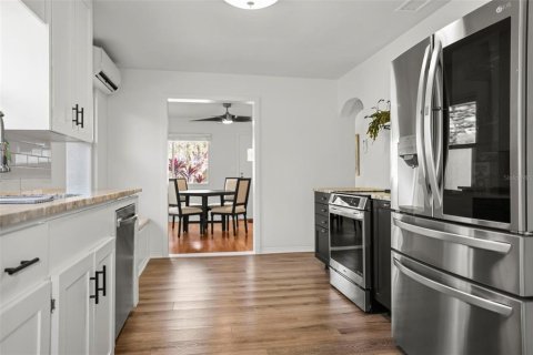 Casa en venta en Dunedin, Florida, 2 dormitorios, 128.95 m2 № 2141997 - foto 4