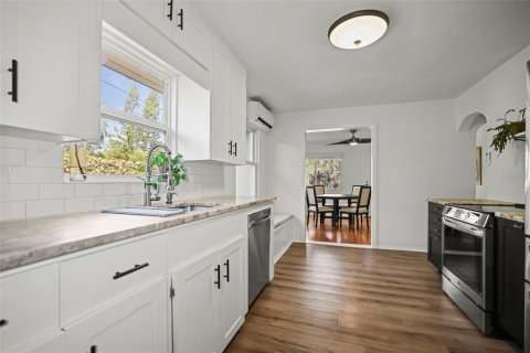 Casa en venta en Dunedin, Florida, 2 dormitorios, 128.95 m2 № 2141997 - foto 13
