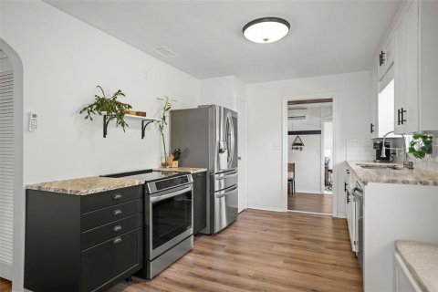 Casa en venta en Dunedin, Florida, 2 dormitorios, 128.95 m2 № 2141997 - foto 9