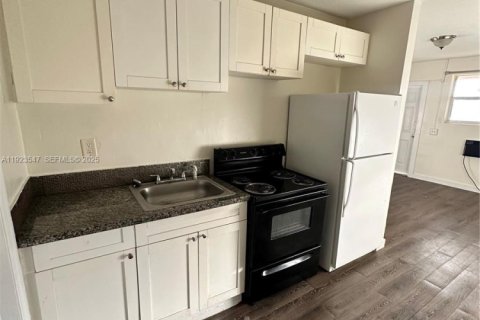 Casa en alquiler en Homestead, Florida, 2 dormitorios, 65.03 m2 № 1983593 - foto 5