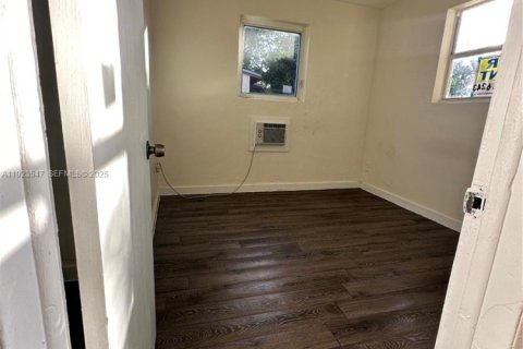 Casa en alquiler en Homestead, Florida, 2 dormitorios, 65.03 m2 № 1983593 - foto 8
