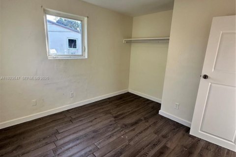 Casa en alquiler en Homestead, Florida, 2 dormitorios, 65.03 m2 № 1983593 - foto 12