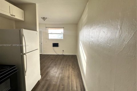 Casa en alquiler en Homestead, Florida, 2 dormitorios, 65.03 m2 № 1983593 - foto 6