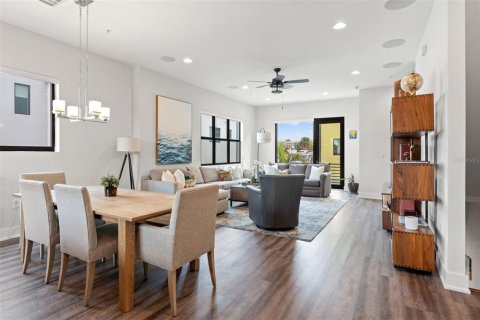 Adosado en venta en Saint Petersburg, Florida, 3 dormitorios, 183.2 m2 № 1597287 - foto 9