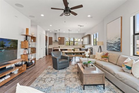 Adosado en venta en Saint Petersburg, Florida, 3 dormitorios, 183.2 m2 № 1597287 - foto 7