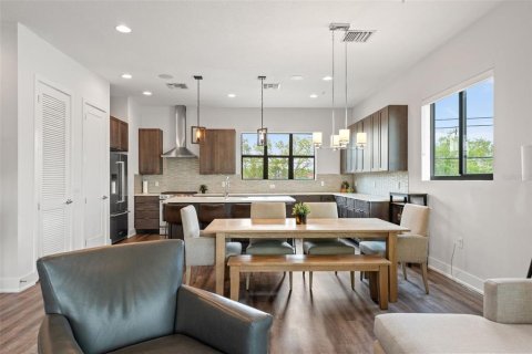 Adosado en venta en Saint Petersburg, Florida, 3 dormitorios, 183.2 m2 № 1597287 - foto 8