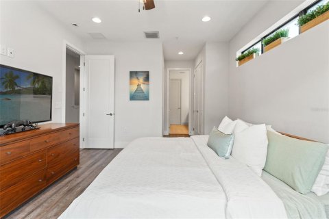 Adosado en venta en Saint Petersburg, Florida, 3 dormitorios, 183.2 m2 № 1597287 - foto 19
