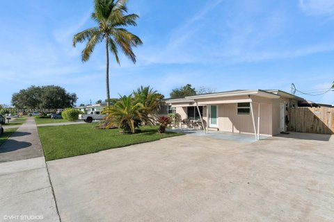 House in Fort Lauderdale, Florida 3 bedrooms, 125.42 sq.m. № 1776234 - photo 2