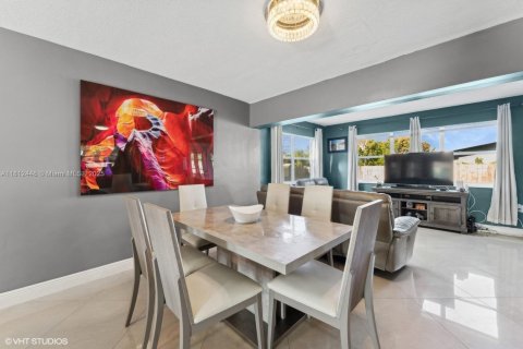 House in Fort Lauderdale, Florida 3 bedrooms, 125.42 sq.m. № 1776234 - photo 8