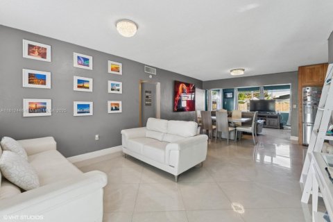 House in Fort Lauderdale, Florida 3 bedrooms, 125.42 sq.m. № 1776234 - photo 6