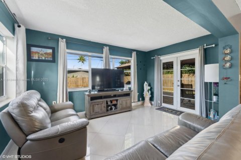 House in Fort Lauderdale, Florida 3 bedrooms, 125.42 sq.m. № 1776234 - photo 12
