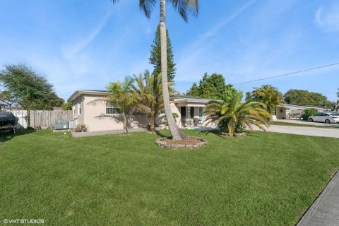 House in Fort Lauderdale, Florida 3 bedrooms, 125.42 sq.m. № 1776234 - photo 3