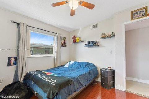 House in Fort Lauderdale, Florida 3 bedrooms, 125.42 sq.m. № 1776234 - photo 20