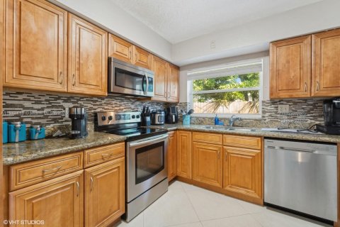House in Fort Lauderdale, Florida 3 bedrooms, 125.42 sq.m. № 1776234 - photo 14